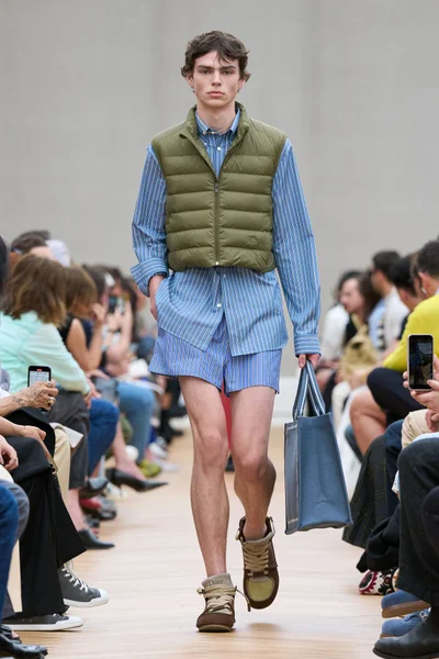 Look 35